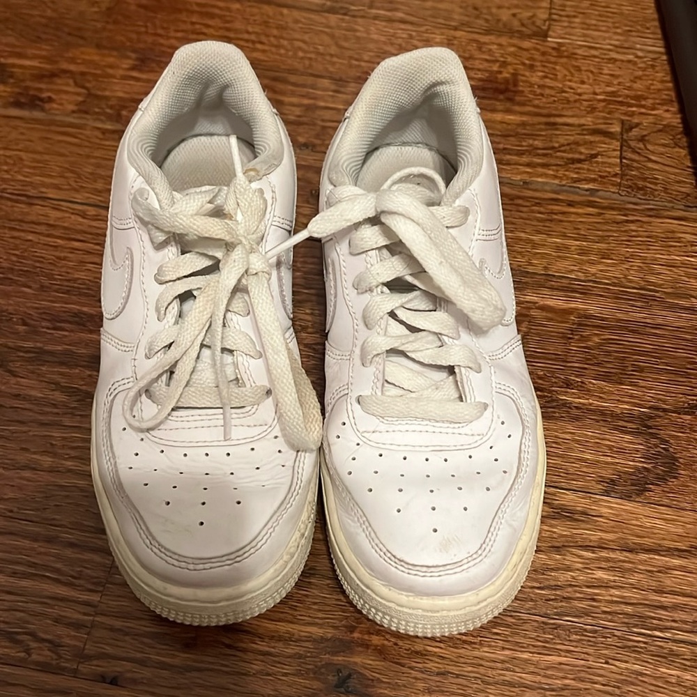 White Nike air forces kids size 4.5 Y